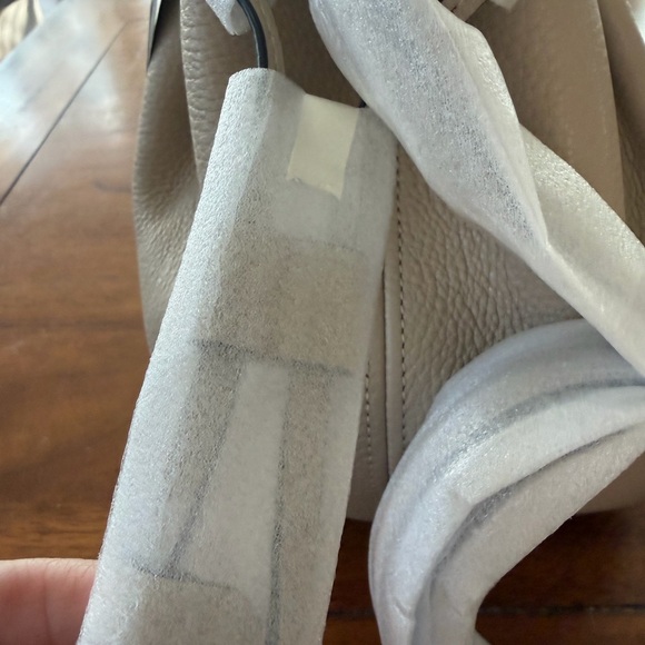 NWT Kate Spade Pebbled Leather Large Dumpling 🥟 Bag in Light Sand - Picture 9 of 14